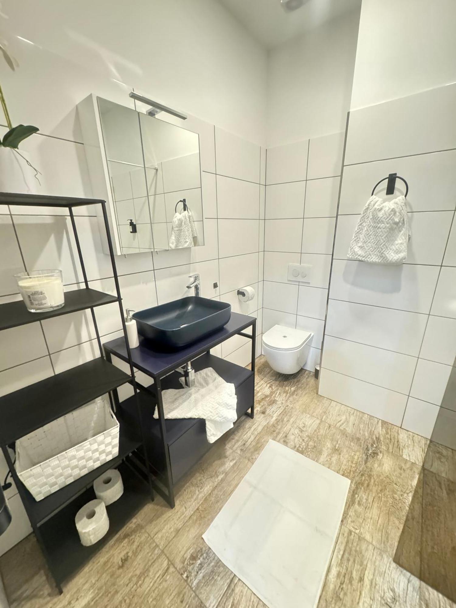 Apartamento Wohnen Im Kunstwerk Neben Hundertwasserhaus L Hg4 *